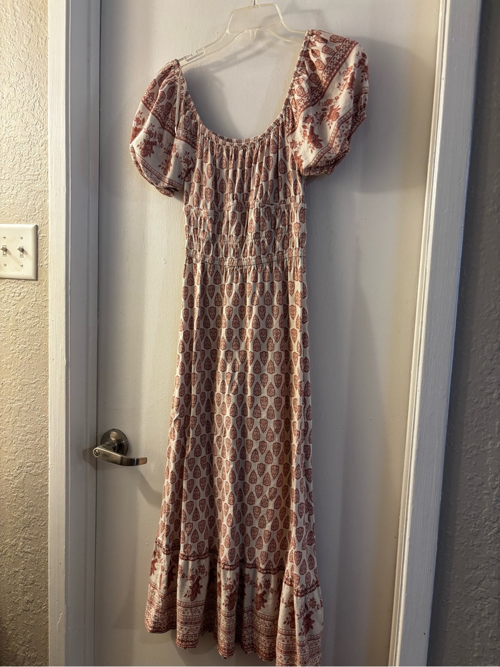 Boho Puff-Sleeve Maxi Dress in Rust Print